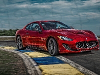 Czerwone, Maserati GranTurismo GT