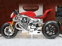 Moto Guzzi V12LM