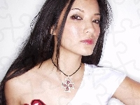 Kelly Hu, Buźka