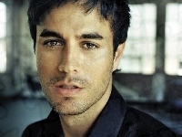 Enrique Iglesias, Zarost