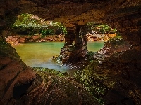 Jaskinia, Woda