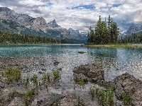 Park Narodowy Jasper, Góry, Drzewa, Wyspa Ducha, Kanada, Jezioro Maligne, Chmury