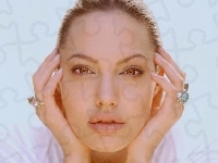 Angelina Jolie, twarz