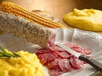 Polenta, Kiełbasa, Kukurydza