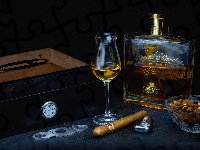 Kieliszek, Butelka, Kompozycja, Rum, Cygaro, Migdały, Kasetka, Homere Clement, Miseczka