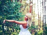 Blondynka, Kobieta, Las