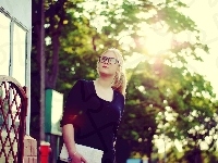 Blondynka, Kobieta, Okulary