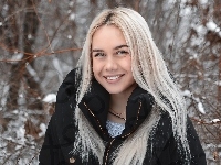 Kobieta, Zima, Uśmiechnięta, Blondynka, Las