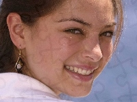 Kristin Kreuk, Uśmiech
