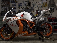 Motocykl, KTM 1190 RC8 R