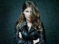 Laetitia Casta, Skórzana Kurtka