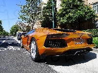 Lamborghini Aventador LP700-4, Żółty, Ulica