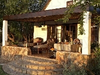 Leżanki, Drzewa, Dom, Weranda, Schodki