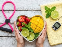 Truskawki, Owoce, Mango, Limonki