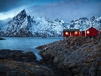 Lofoty, Domy, Skały, Wioska Hamnøy, Norwegia, Wyspa Moskenesøya, Góry