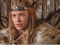 Opaska, Futro, Kristanna Loken
