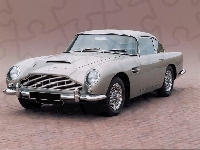 Aston Martin DB4