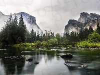 Kalifornia, Rzeka Merced, Drzewa, Góry, Stany Zjednoczone, Park Narodowy Yosemite, Kamienie