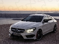 Mercedes Benz CLA 45 AMG