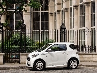 Miejskie, Aston Martin Cygnet, Auto