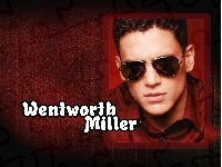 Wentworth Miller, okulary