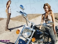 motor, Josie Maran, droga