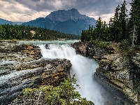 Wodospad, Rzeka, Park Narodowy Jasper, Athabasca River, Athabasca Falls, Chmury, Kanada, Skały, Drzewa