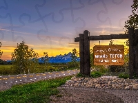 Drzewa, Stany Zjednoczone, Góry, Tablica, Park Narodowy Grand Teton, Wyoming, Droga