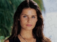 Naszyjnik, Isabeli Fontana, Spojrzenie