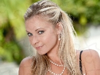 Lena Nicole, Blondynka
