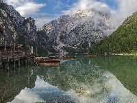 Drzewa, Włochy, Chmury, Odbicie, Dolomity, Jezioro, Pragser Wildsee, Łódki, Góry, Lago di Braies