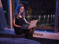 Okno, Galina Rover, Laptop, Noc