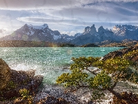 Park Narodowy Torres del Paine, Niebo, Patagonia, Chile, Lake Pehoe, Chmury, Góry, Drzewo, Jezioro, Cordillera del Paine