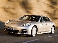 Porsche Panamera, Ulica