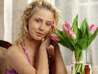 Blondynka, Piękna, Tulipany