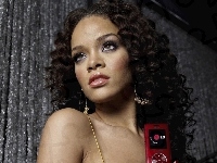 Rihanna, Piękna, Wokalistka