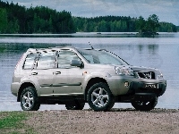 Pierwsza, Nissan X-Trail, Wersja