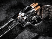 Kolt, Pistolet, Papierosy