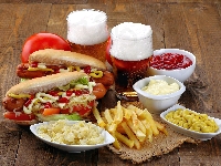 Majonez, Frytki, Hot dogi, Dodatki, Keczup, Pomidor, Piwo, Musztarda, Kapusta kiszona