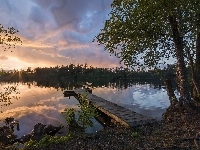 Drzewa, Pomost, Chmury, Jezioro, Ławka, Zachód słońca