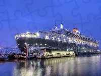 Queen Mary 2, Port