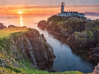 Hrabstwo Donegal, Irlandia, Portsalon, Fanad Head Lighthouse, Morze, Zachód słońca, Latarnia morska, Skały