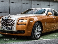Rolls-Royce Ghost, Przód