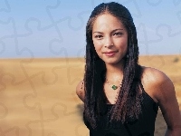 Pustynia, Kristin Kreuk, Naszyjnik