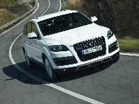 Audi Q7, Zakręty