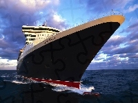 Queen Mary 2, Dziób
