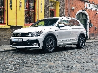 2016, Volkswagen Tiguan R-Line, Biały