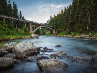 Kamienie, Drzewa, Las, Rzeka, Most, Idaho, Stany Zjednoczone, Payette River, Rainbow Bridge