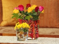 róże kolorowe, Kwiaty, wazon