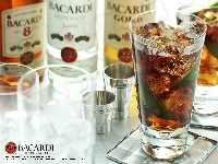 Bacardi, Rum, szklanka